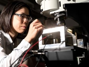 MAROKO133 Hot ai: Light bends matter: Scientists find laser-triggered shifts in Janus 2D s