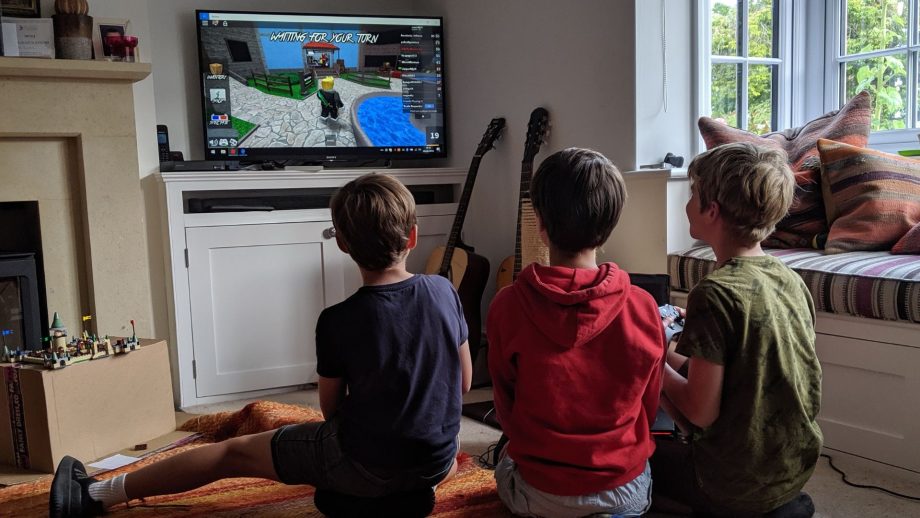 MAROKO133 Hot ai: Russia bans Roblox, citing extremist posts and LGBT content hurting kids