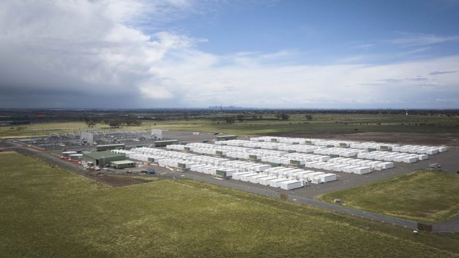 MAROKO133 Update ai: Australia activates 1.6 GWh energy storage facility with 444 Tesla Me