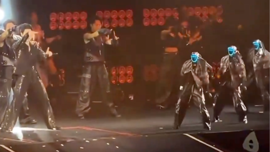 MAROKO133 Breaking ai: Video: China’s six humanoid robots steal the show at concert, perfo