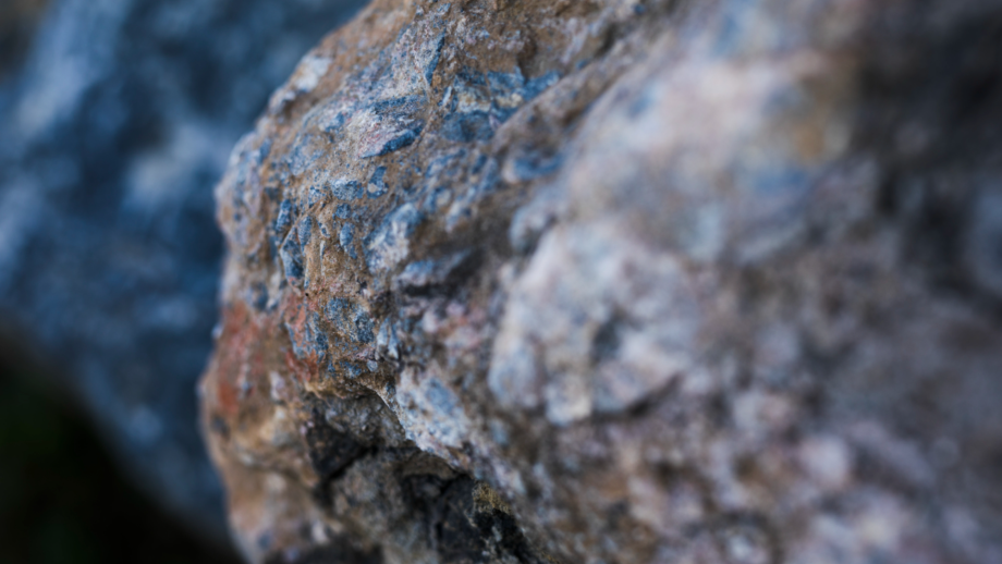 MAROKO133 Eksklusif ai: China finds 9.7 million tons of rare earth oxides in major mineral